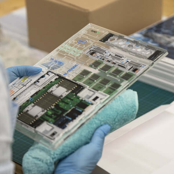 Famo Druck Plexi Server Ingram 14