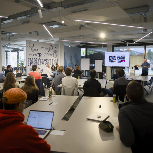 Famo Case Studies Naturstein Give Away hero 06